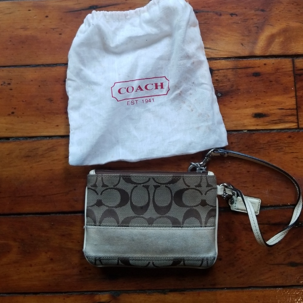 Authentic Cute coach wristlet